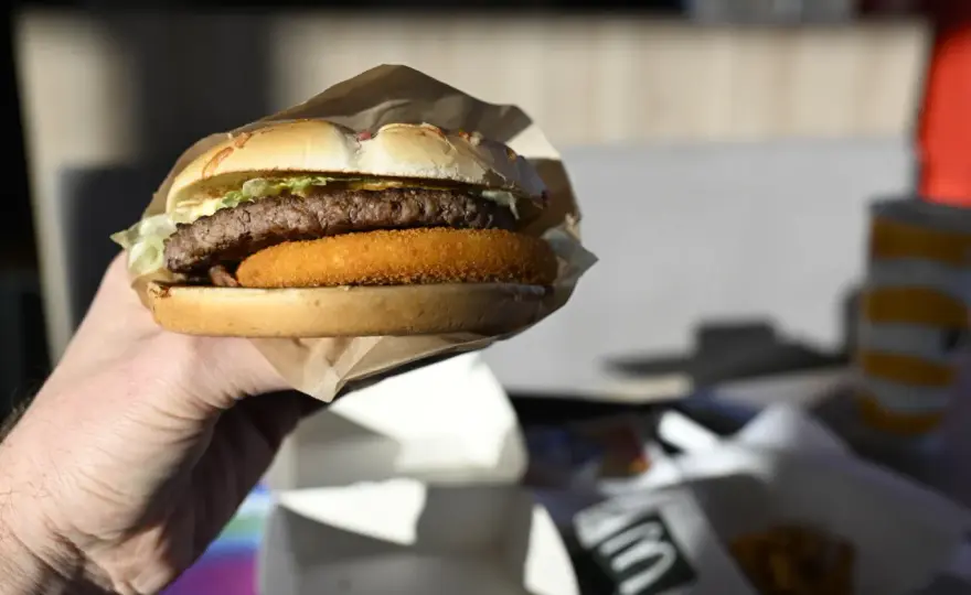 Ile kosztuje McDouble w 2026 roku - Czy ten burger nadal się opłaca?
