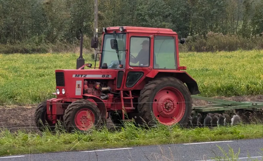 MTZ Belarus 820 - Czy ten ciągnik ma sens? Poradnik zakupu