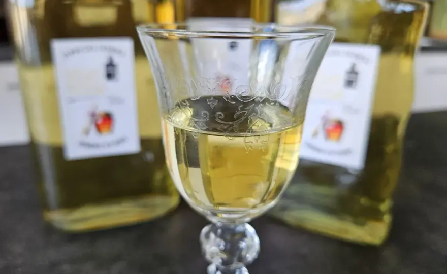 Domowa "Whisky Pudrowa": Aksamitna Nalewka z Miodem i Przyprawami