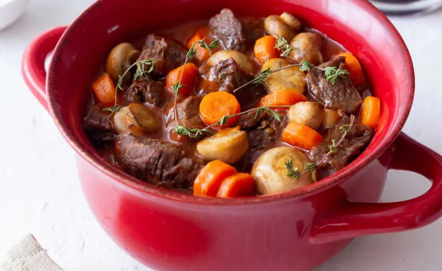 Bœuf bourguignon facile et fondant en cocotte