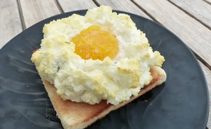 Œuf nuage au four - la recette légère et moelleuse du brunch