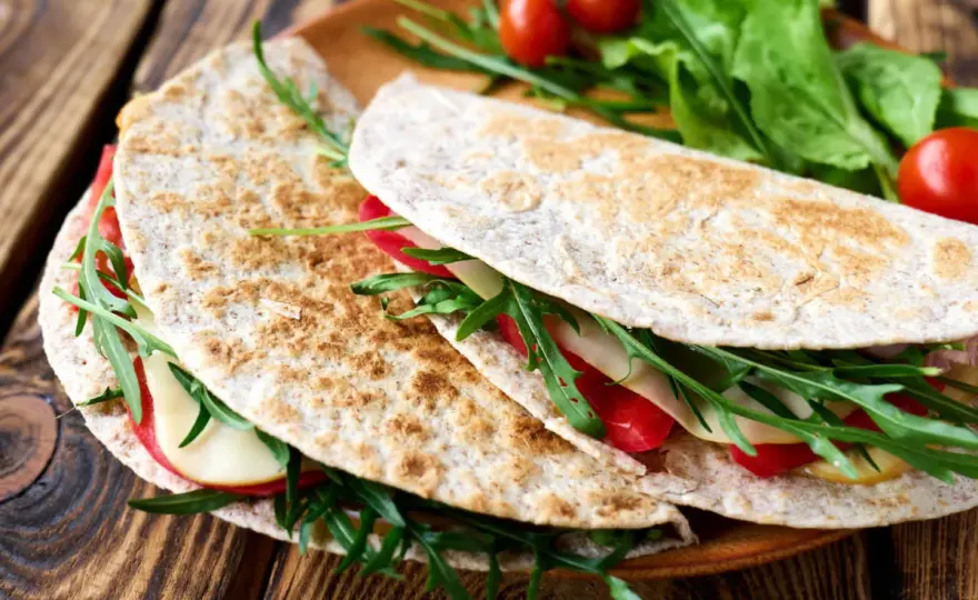 Piadina – przepis na idealne włoskie placki z patelni