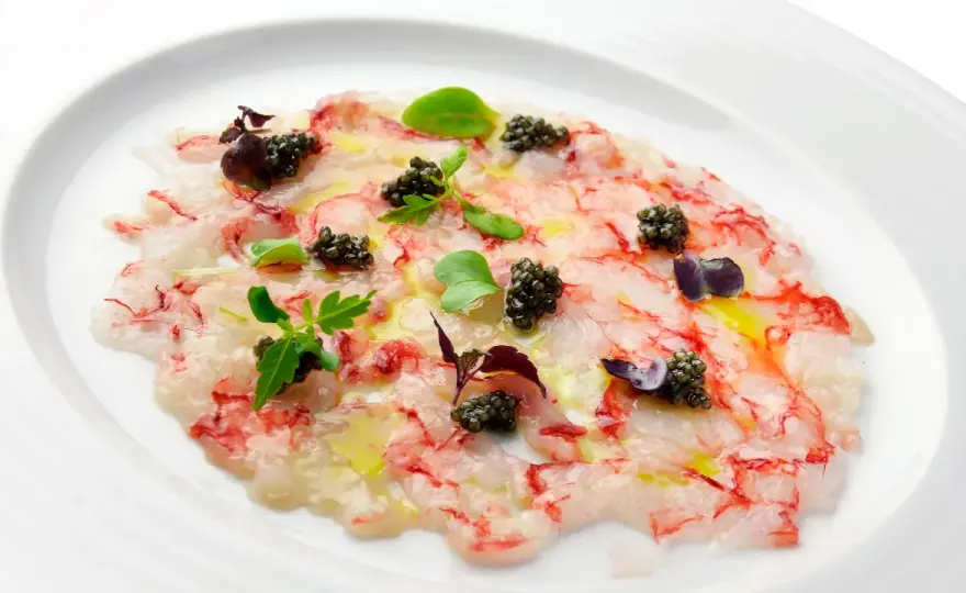 Carpaccio de gambas en casa, con corte y frío bajo control