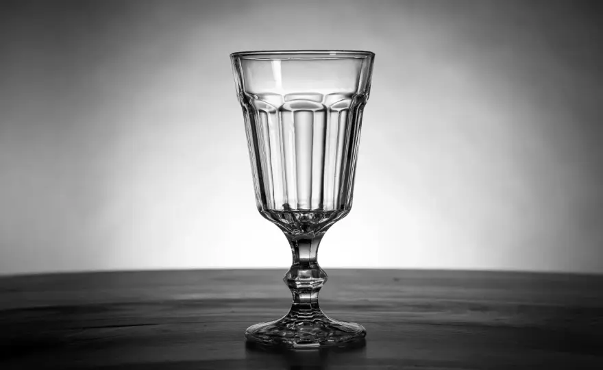 Kieliszek do wódki: shot vs. degustacyjny poznaj różnice