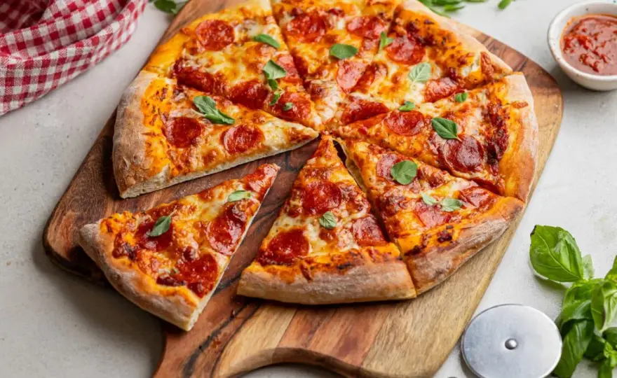 Pizza Pepperoni w Domu - Jak Upiec Idealną?