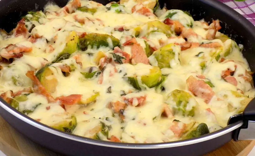 Prosta zapiekanka z brukselki, która zaskoczy Twoich gości smakiem