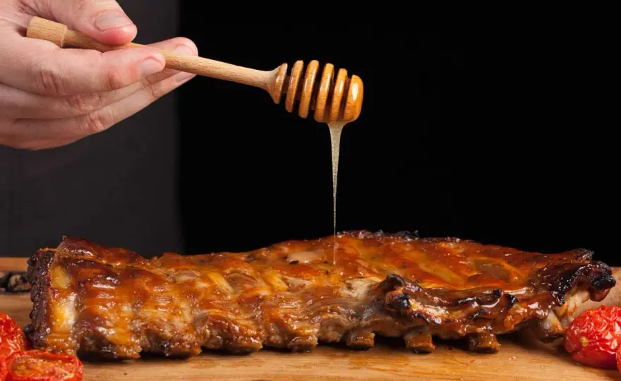 Costillas a la miel al horno, tiernas y bien glaseadas