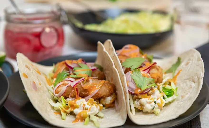 Fisktacos med krispig fisk och frisk lime