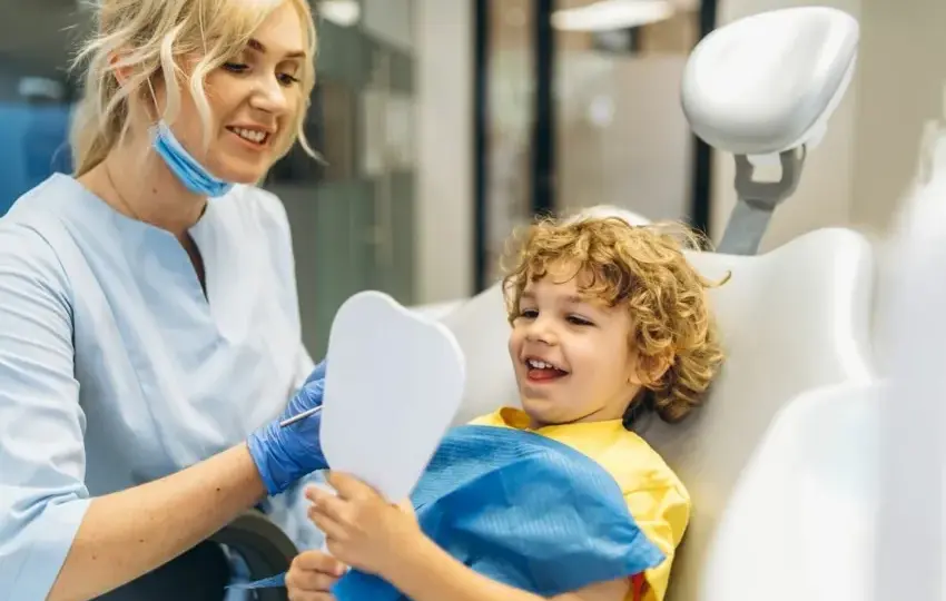 Kiedy z dzieckiem do dentysty? Ważne informacje dla rodziców