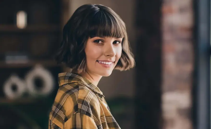 Feines Haar: Die besten Frisuren & Styling-Tricks für mehr Volumen