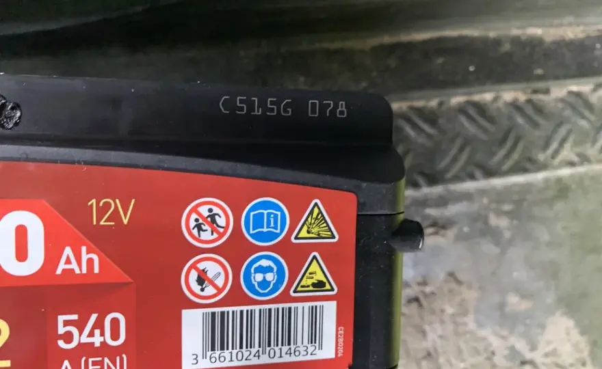 Oznaczenia akumulatora Varta - Jak odczytać kody bez pomyłek?