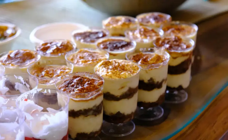 Szybkie mini deserki bez pieczenia - Jak przygotować je w 15 minut?