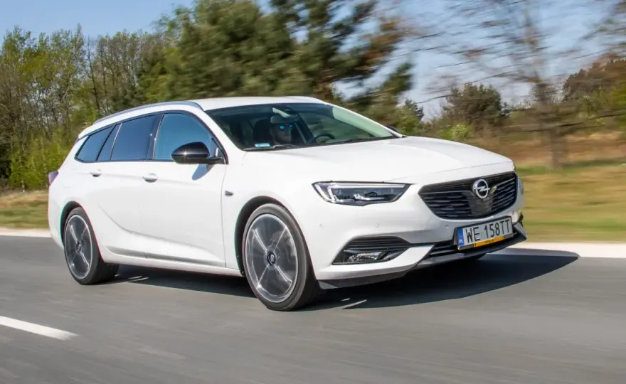 Opel Insignia 2.0 CDTI - Którą wersję wybrać? Opinie, wady i spalanie