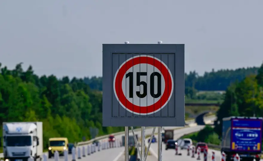 Autostrady Czechy: 130 czy 150 km/h? Nowe limity i mandaty