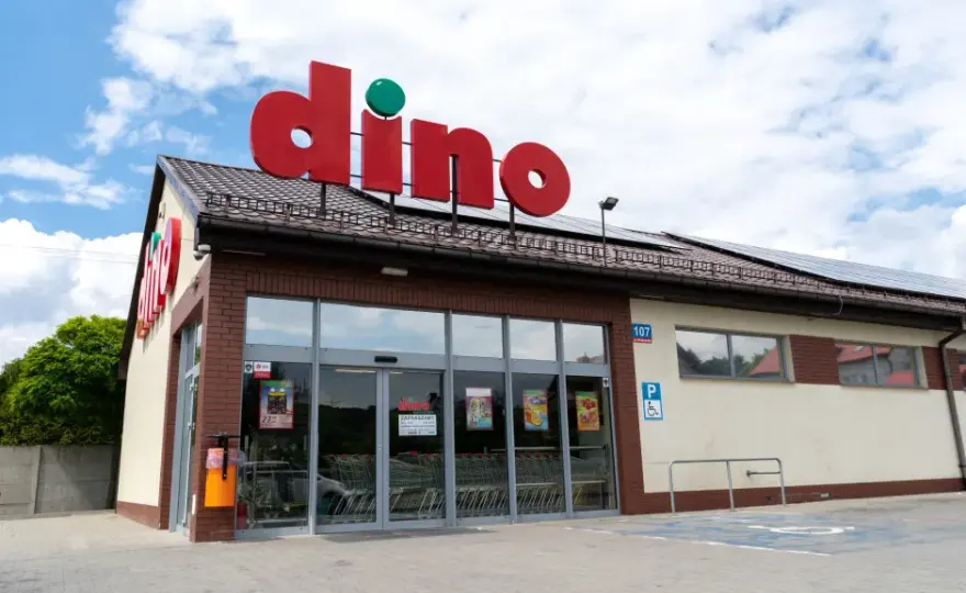 Ile zarabia pracownik Dino? Poznaj realne pensje i benefity!