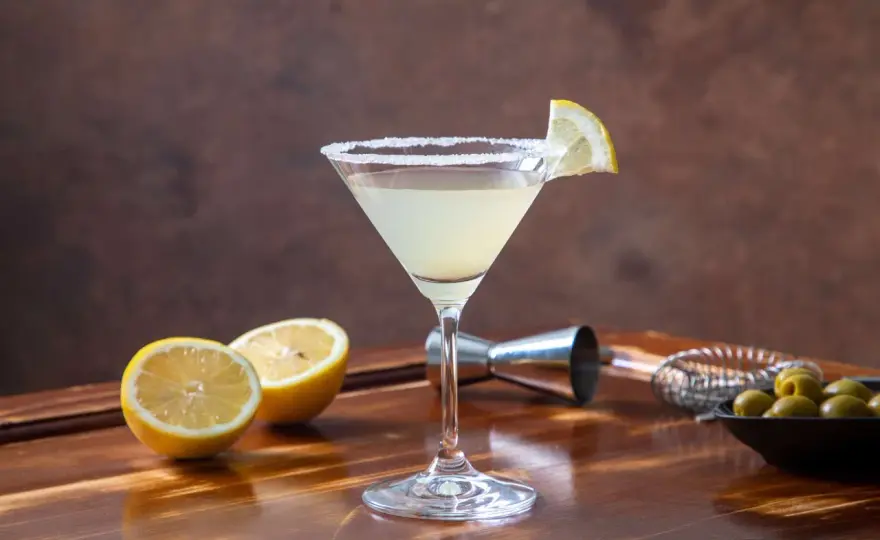 Martini Bianco w drinkach - spritz, tonik i wersja z ginem