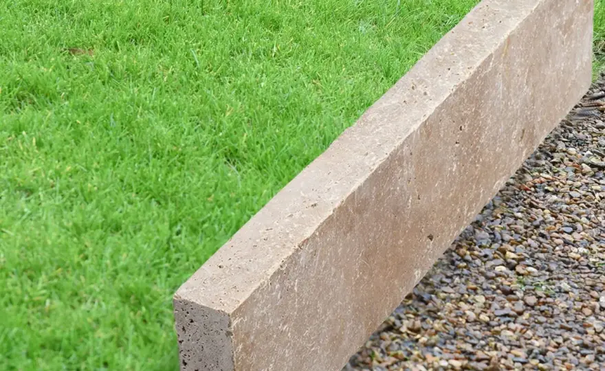 Bordure béton - La poser sans faute pour un jardin parfait