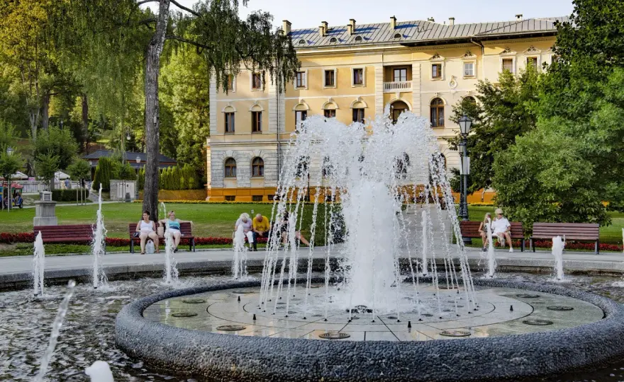 Krynica-Zdrój: Atrakcje na każdą pogodę! Odkryj perłę Beskidów