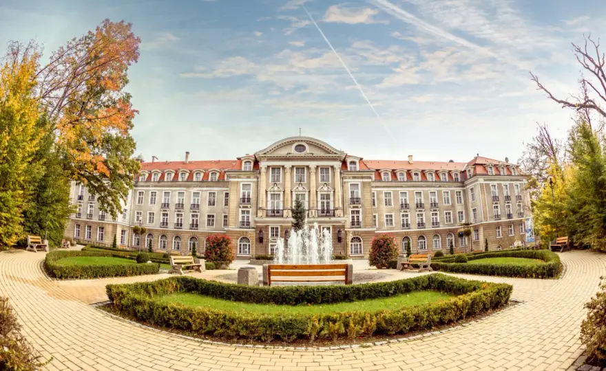 Szczawno-Zdrój: Zacisze marzeń czy zyskowna inwestycja? Sprawdź!