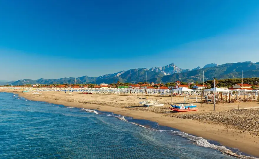 Morze w Toskanii - Gdzie jechać? Wybierz idealne plaże!