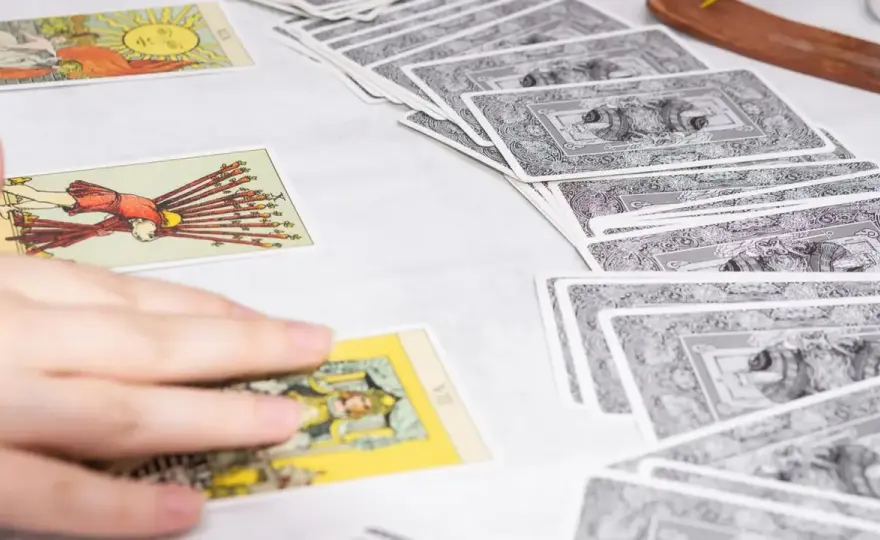 Tygodniowy Tarot dla Skorpiona - Jak czytać karty mądrze?