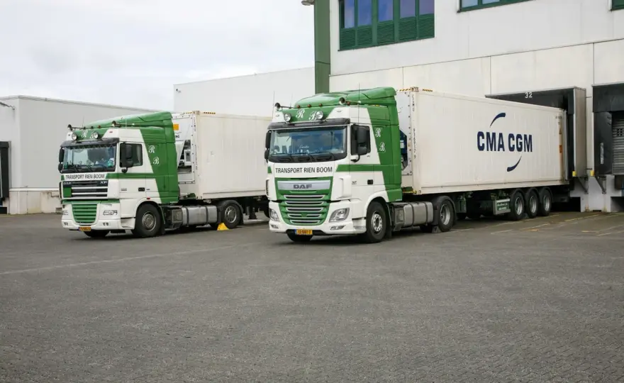 Lkw entladen - sicherer Ablauf an der Rampe