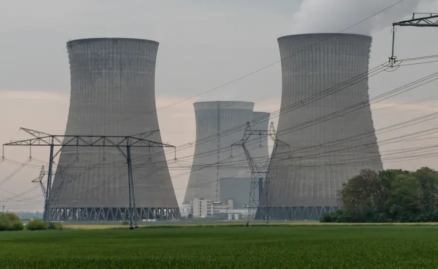 Kiedy zacznie działać elektrownia jądrowa w Polsce? Kluczowe daty i plany