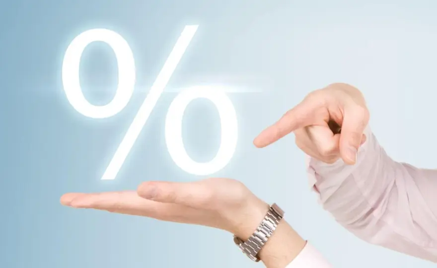 Ile wynosi stopa procentowa i jak wpływa na ratę firmy?