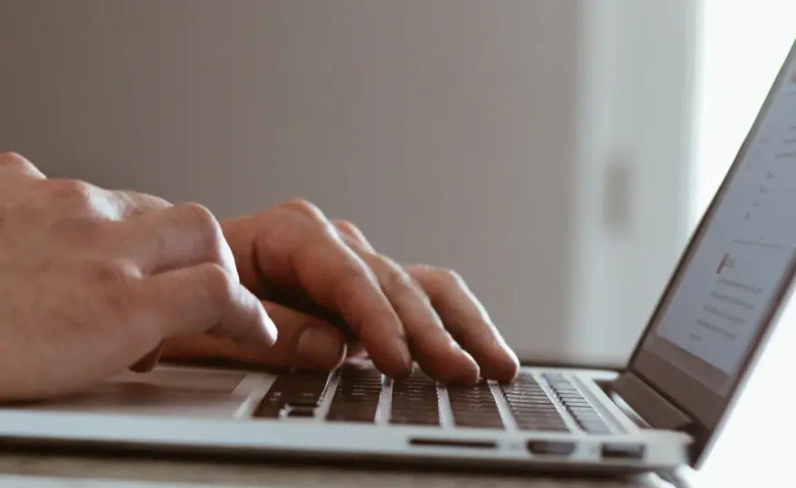 Jak zrobić screena na laptopie? Windows, macOS i triki eksperta.