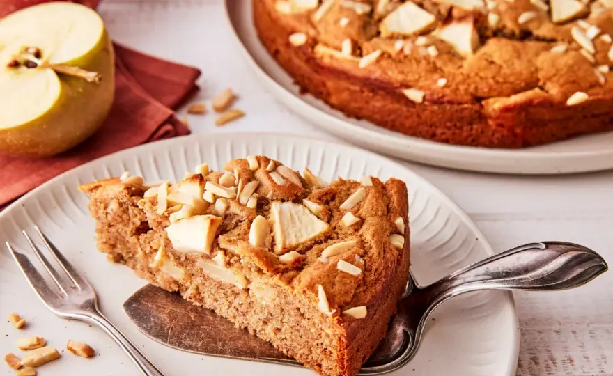 Apfelkuchen ohne Zucker - Saftig, lecker & einfach backen!