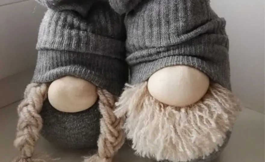 Jak uszyć skrzata krok po kroku - Poradnik DIY