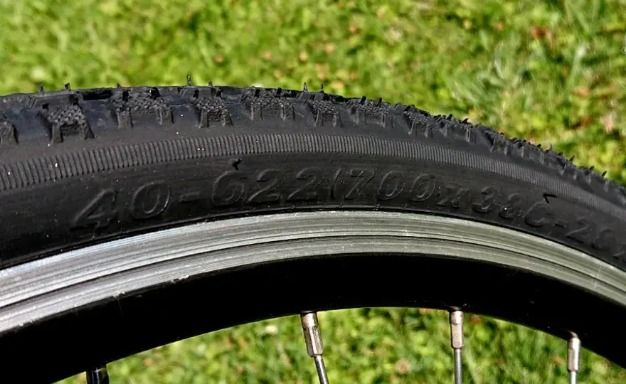 Opona 700x40c jaki to rozmiar i jak wybrać odpowiednią oponę