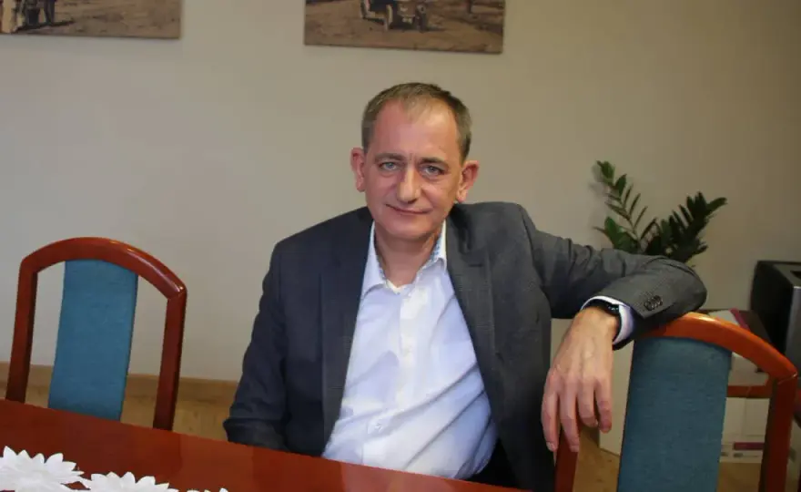Kto wybiera prezesa spółdzielni mieszkaniowej? Poznaj kluczowe zasady