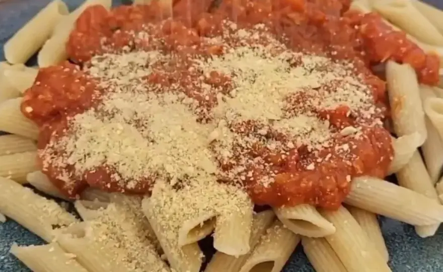 Veganer Parmesan - Das 5-Minuten-Rezept für perfektes Umami