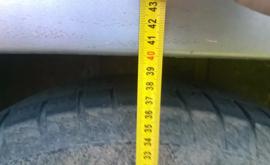 Mocny lift Jeep WJ 2 cale: Unikaj wpadek przy wyborze opon!