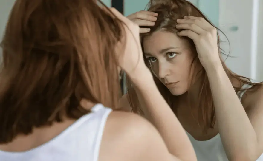 Cómo frenar la caída del cabello sin improvisar