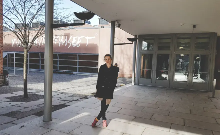 Muzeum sztuki nowoczesnej w Sztokholmie: co musisz wiedzieć przed wizytą