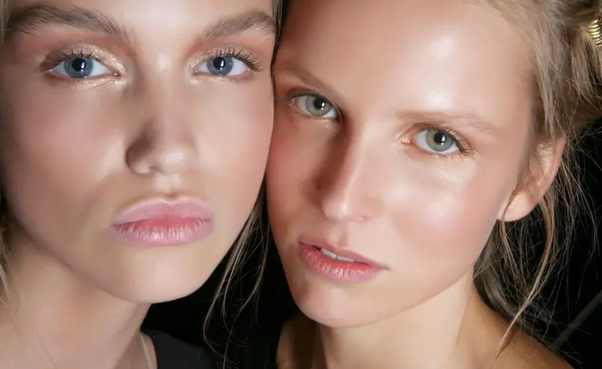 Highlighter richtig auftragen - Dein Guide für perfekten Glow