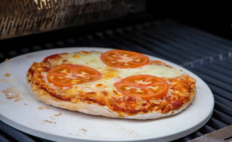 Pizzastein im Backofen - So gelingt Pizza & Brot perfekt