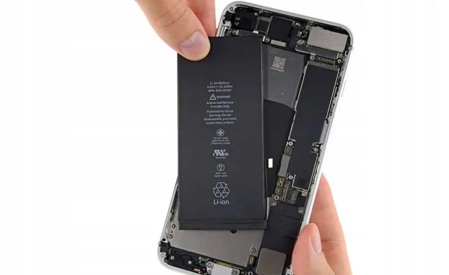 Ile kosztuje wymiana baterii w iPhone 7? Sprawdź ceny i oferty