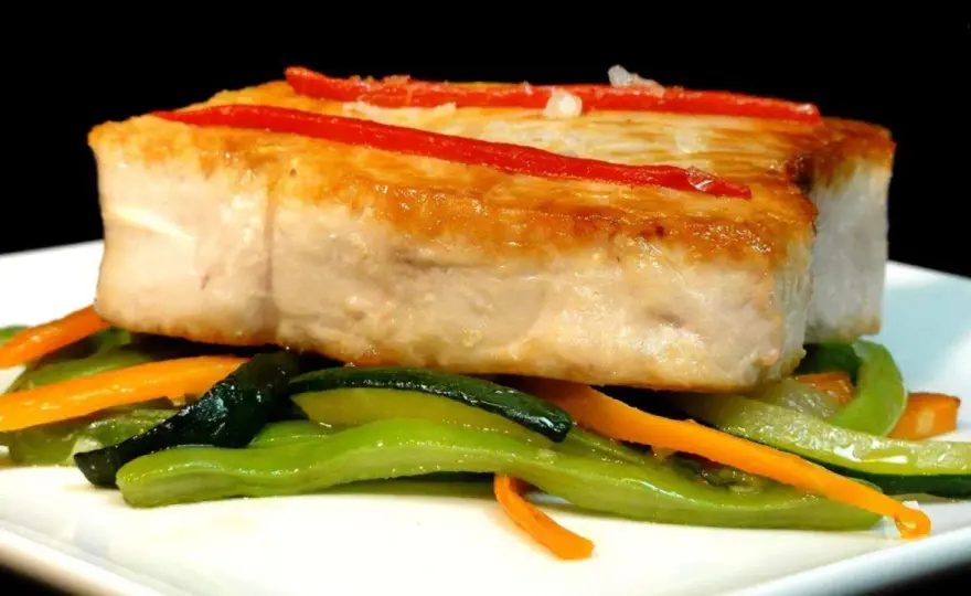 Cómo cocinar el bonito para que quede jugoso sin pasarte