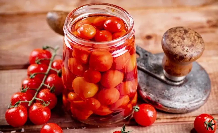 Tomaten einkochen - so bleibt der Sommer im Glas