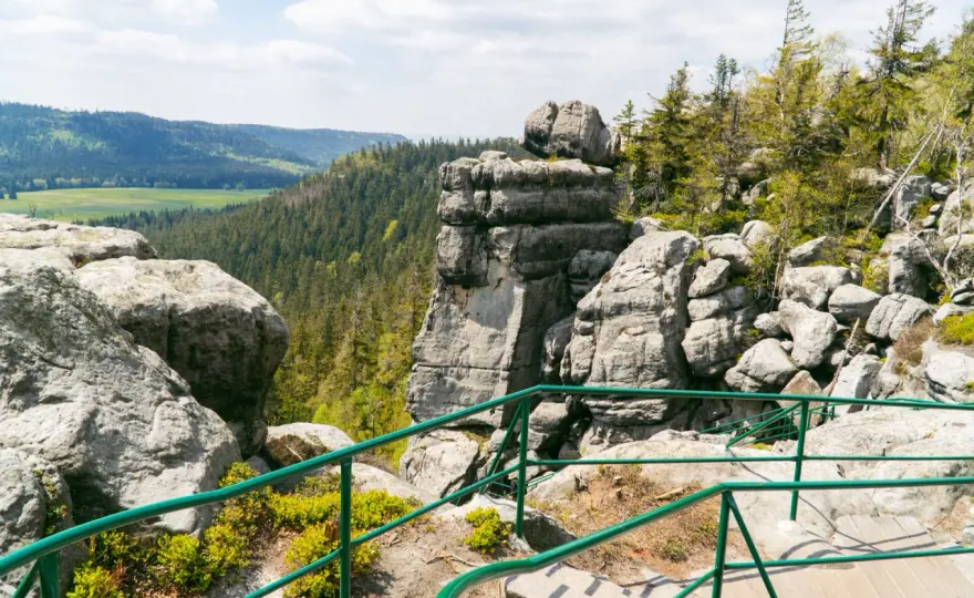 Kudowa-Zdrój: Odkryj atrakcje Gór Stołowych i Czech przewodnik