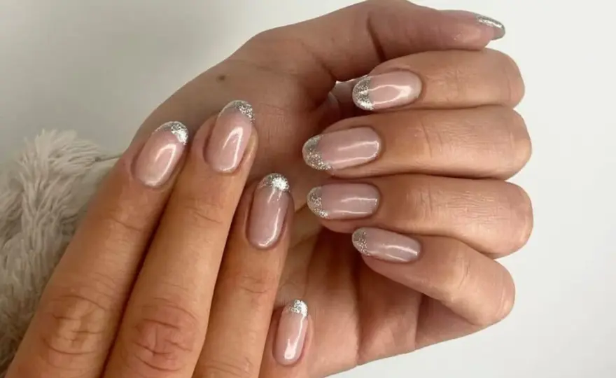 French manicure 2026 - Jak nosić go modnie i uniknąć błędów?