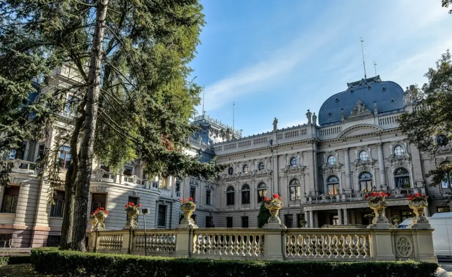 Pałac Poznańskiego w Łodzi - Jak zwiedzić słynny łódzki Luwr?
