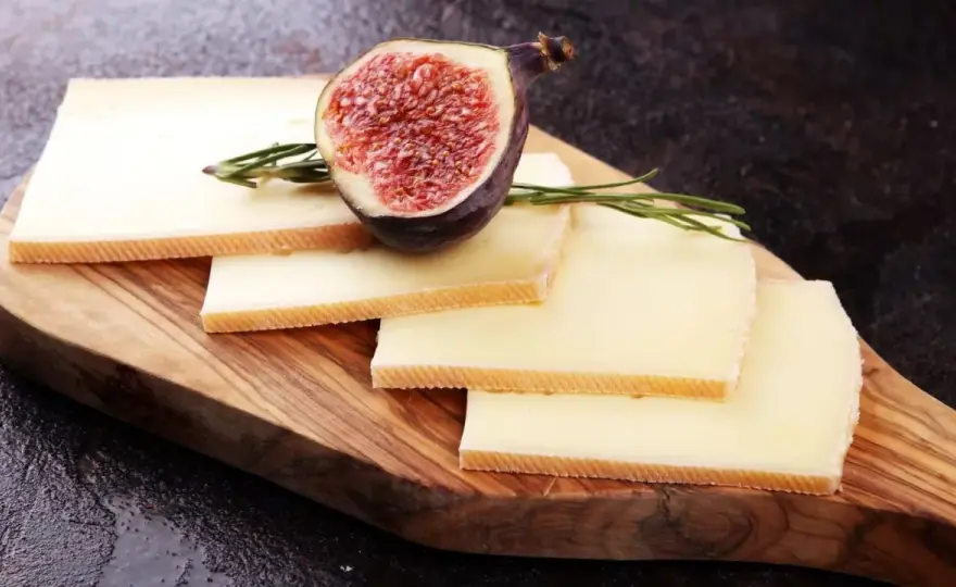 Raclette pour 6 - quantités, fromages et organisation sans stress