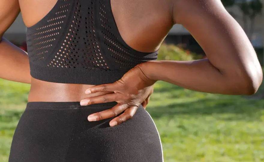 Douleur en barre dans le dos - causes et bons réflexes