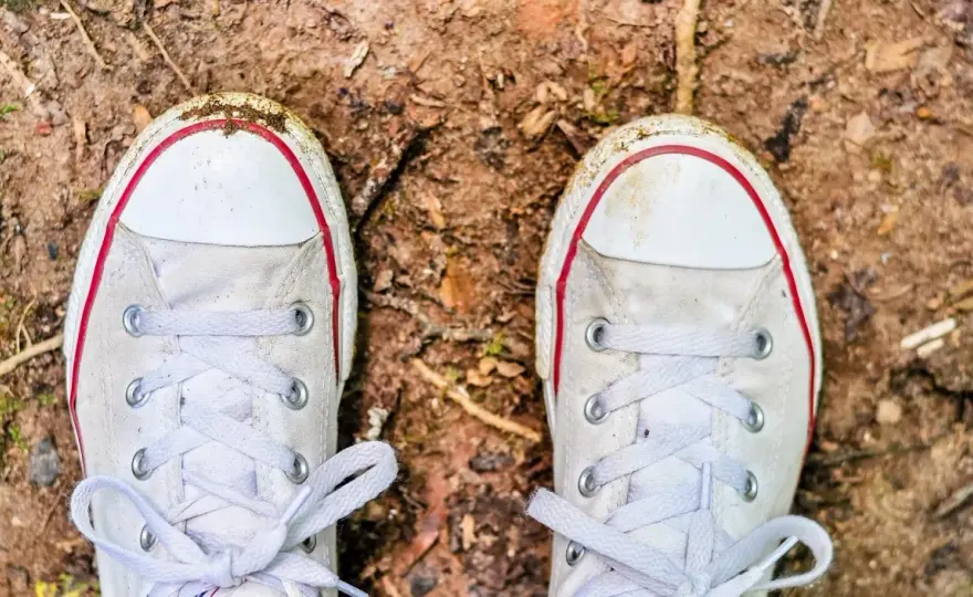 Jak czyścić trampki? Uniknij błędów i zyskaj świeży wygląd!
