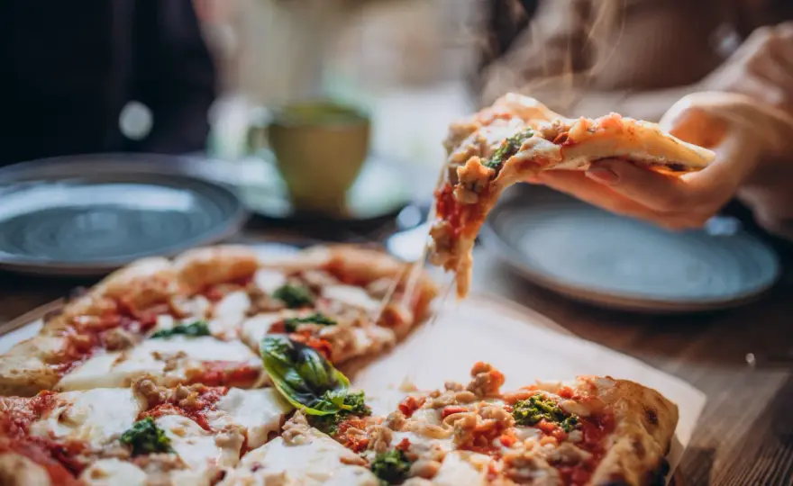 Pizza i rozrywka online – przepis na emocjonujący wieczór
