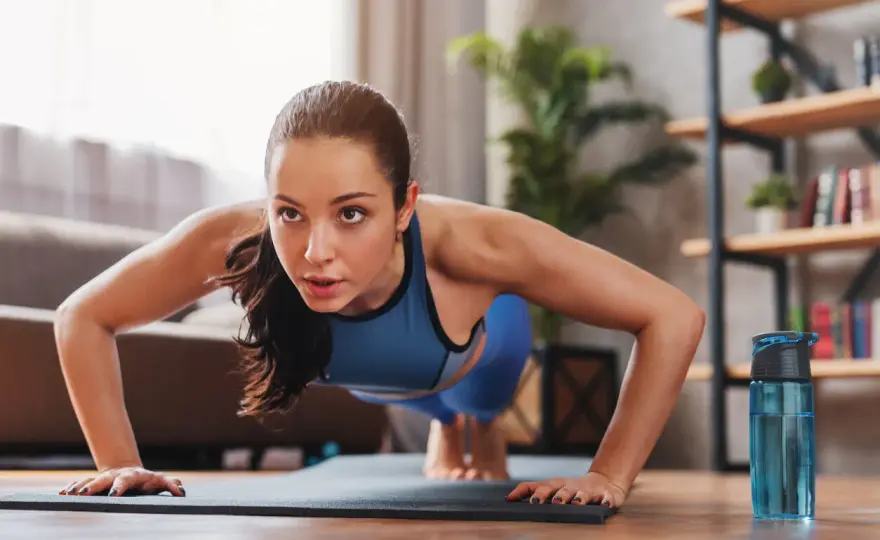 Fuerza en casa: Gana músculo y progresa sin gimnasio